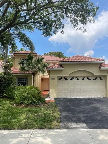 1328 Bayview Cir Photo 1