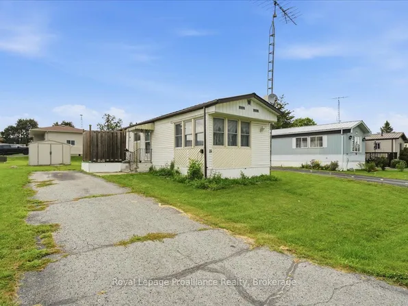 18 Cedar St, Greater Napanee, ON K7R 3L1