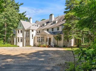 456 Duck Pond Rd, Locust Valley, NY 11560