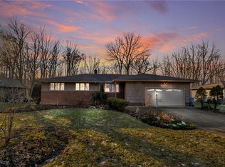 4956 Lansing Dr, North Olmsted, OH