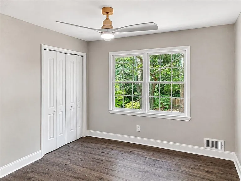 4521 S Roberts Dr — Photo 10