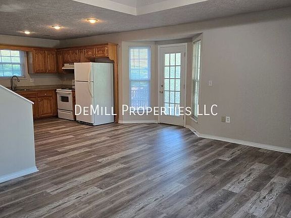 2nd image of 1611 Sherwood Ct