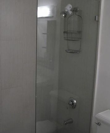5th image of 842 Meridian Ave APT 1H