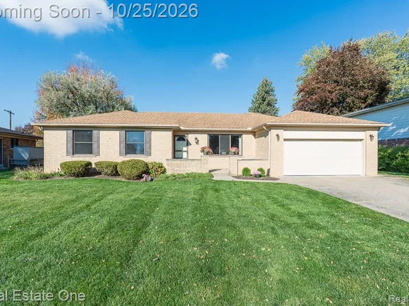 16349 Monticello Dr, Clinton Township, MI 48038