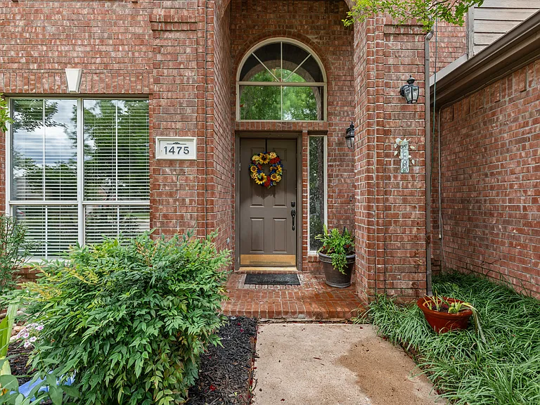 1475 Applewood Dr — Photo 13