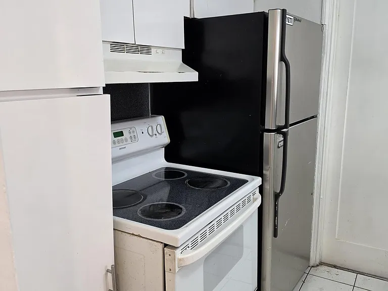 1824 Roosevelt St #B — Photo 8