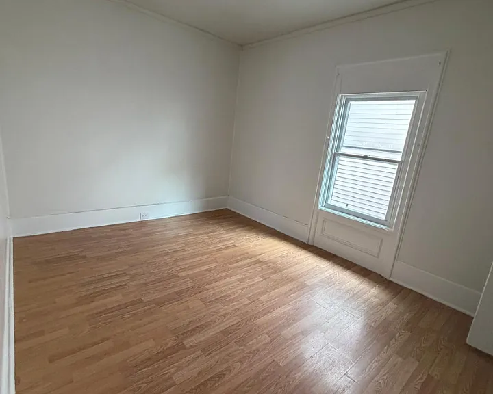 38 E Albany St — Photo 12