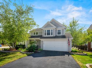 435 Meadow Lakes Blvd, Aurora, IL
