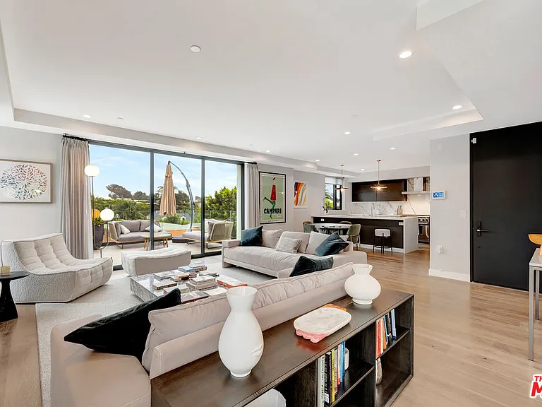 1017 N Croft Ave #Penthouse 01 — Photo 16