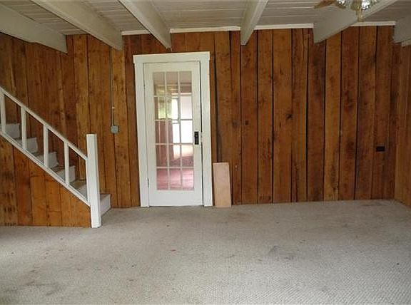 5th image of 215 Williams Ln