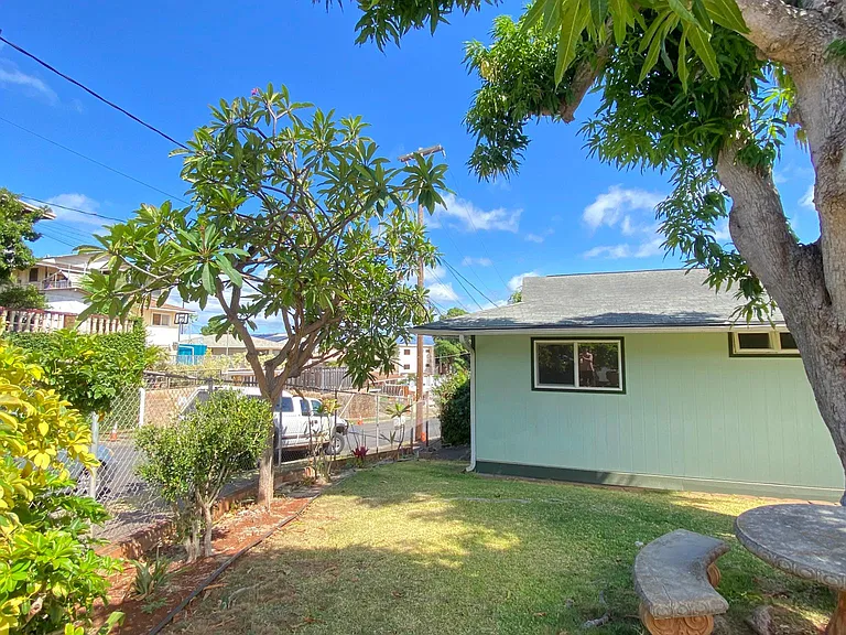 1136 Makaala St — Photo 45