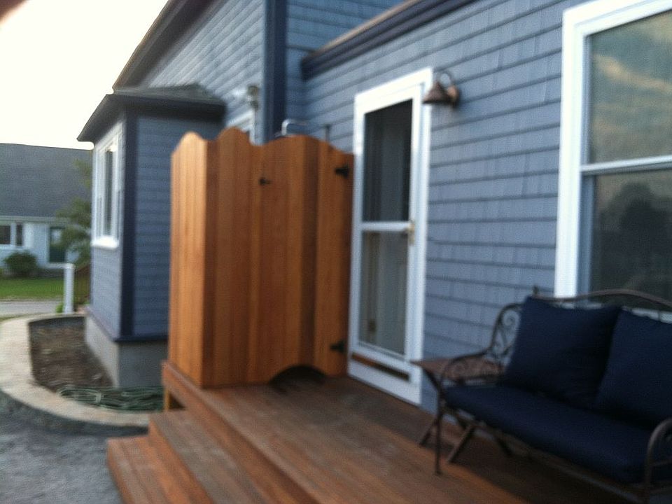 181 Center Ave, Middletown, RI 02842 Zillow