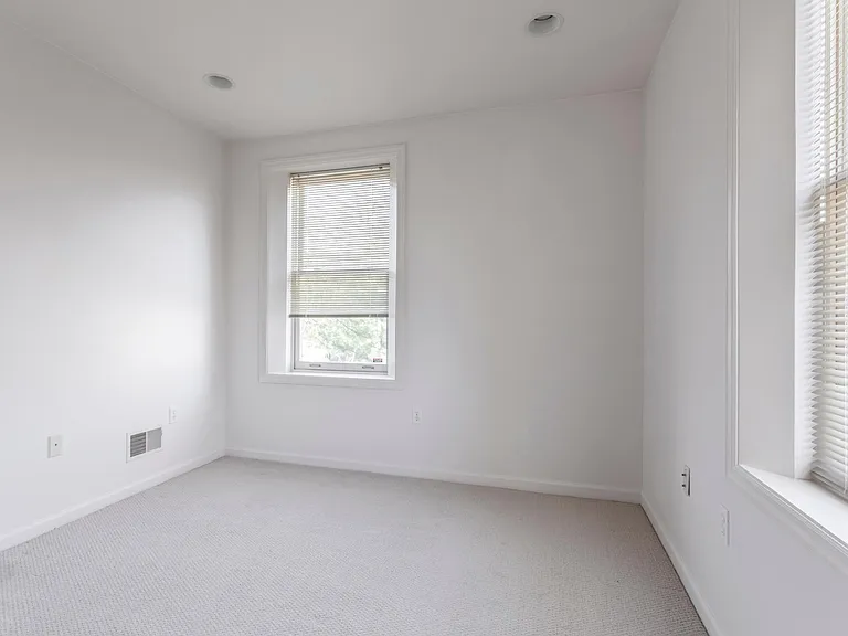 326 Hailman St — Photo 10