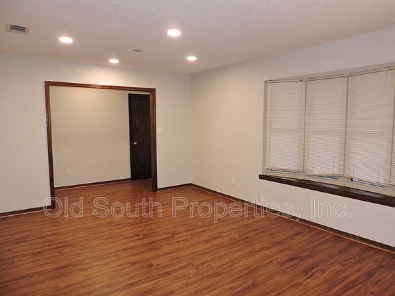2nd image of 3480 Blueridge Dr