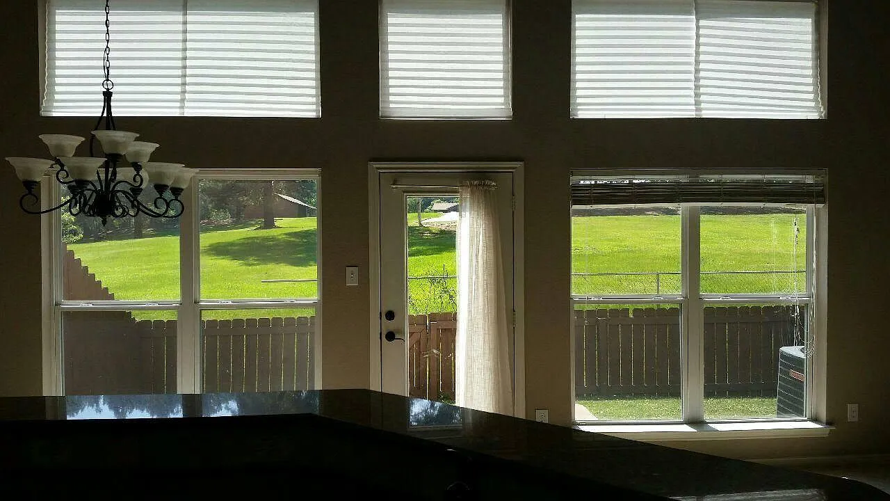 1000 S Williams Ave — Photo 2