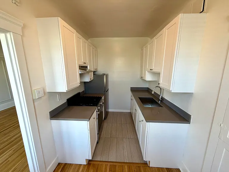 2480 Washington Street — Photo 4