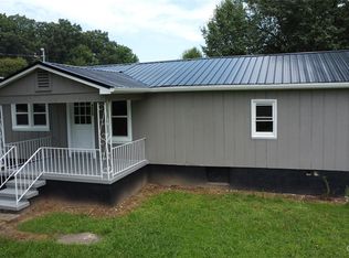4038 Smokey Creek Rd, Lenoir, NC 28645