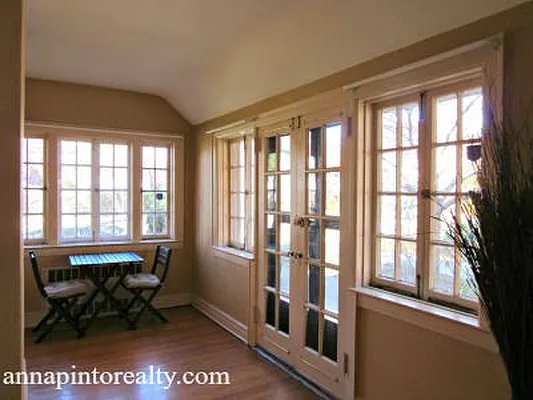 Sold by Anna Pinto Realty | media 24