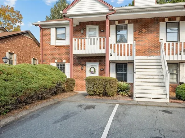 217 Olde Vineyard Ct, Winston Salem, NC 27104