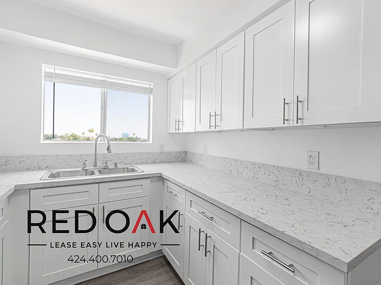 5200 Oakland St #210 — Photo 9
