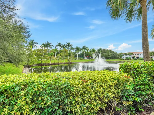 5010 S Astor Circle, Delray Beach, FL 33484