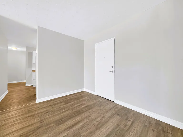 995 16th St E — Photo 16