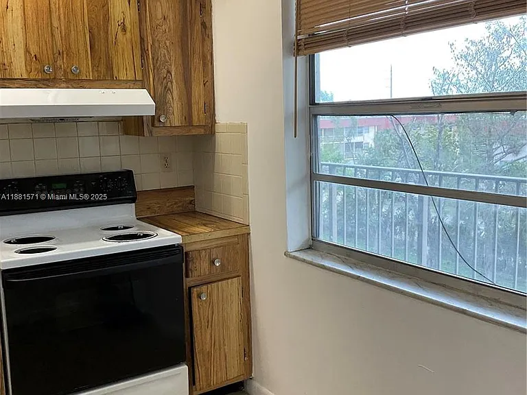 3001 NW 48th Ave #440 — Photo 35