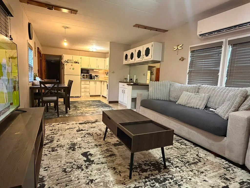 3 bed, 1065 sqft, $2,900 — Photo 2