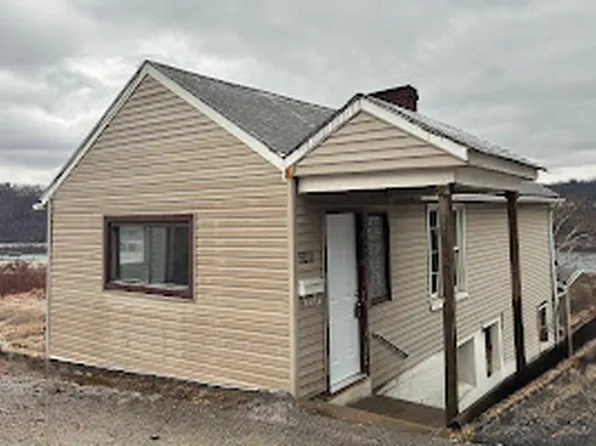 922 Oak St, Duquesne, PA 15110