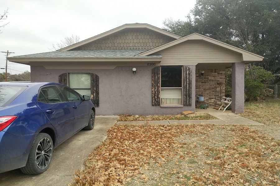 1st image of 2300 Carriage Ln