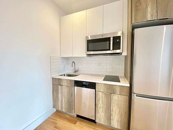 2nd image of 147 W 130th St #4B