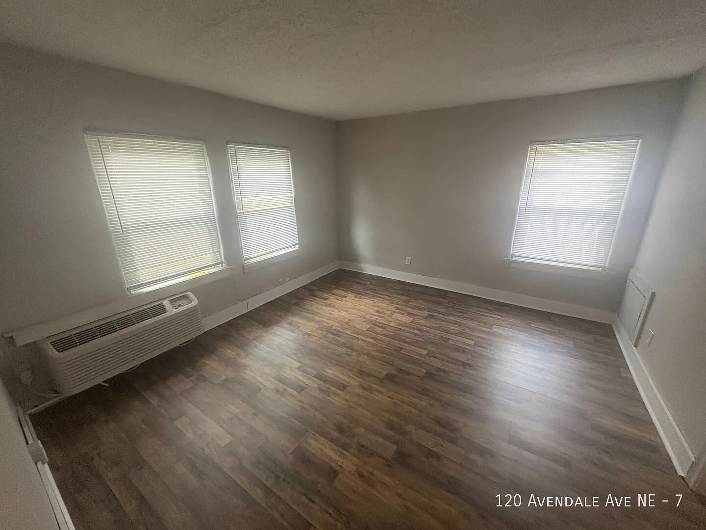 Coming Soon! 1 Bedroom | 1 Bath Home Ne Roanoke — Photo 4