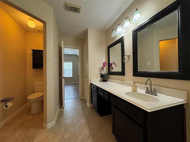 2515 Ember Canyon Ln — Photo 17