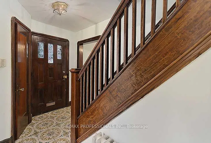 3 bed, $4,100 — Photo 2