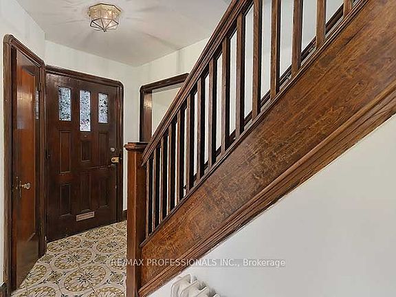 2nd image of 103 Keele St