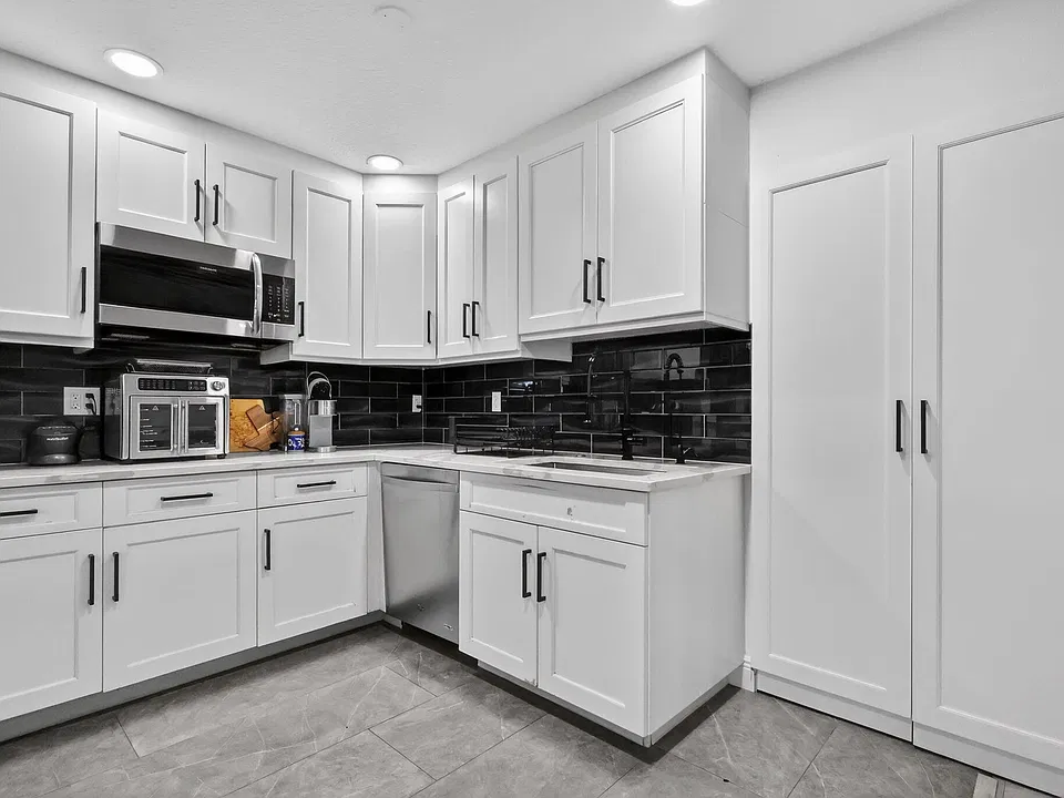 1691 W 26th Ct