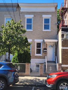 6049 Palisade Ave, West New York, NJ, 07093