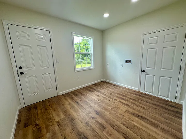 10052 W Camp St — Photo 9