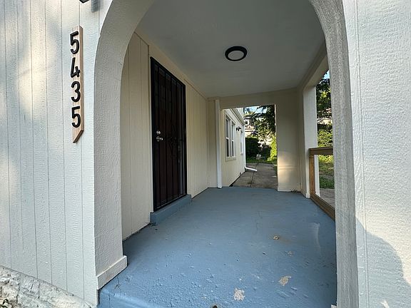 3rd image of 5435 Wayne Ave