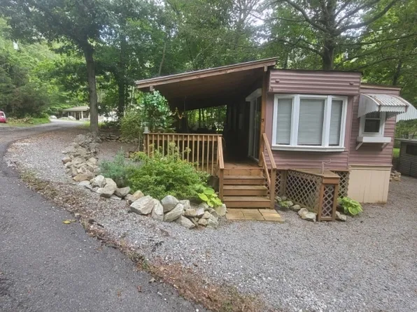 13 Hemlock Dr, Vernon Twp., NJ 07461