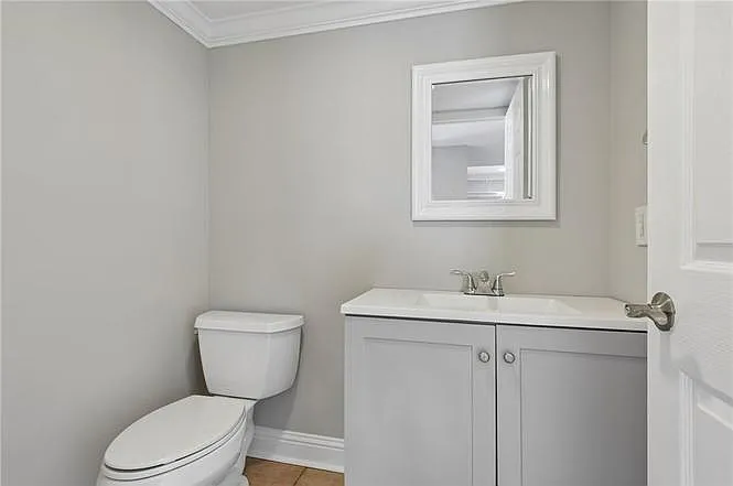 337 35th St #1 — Photo 3