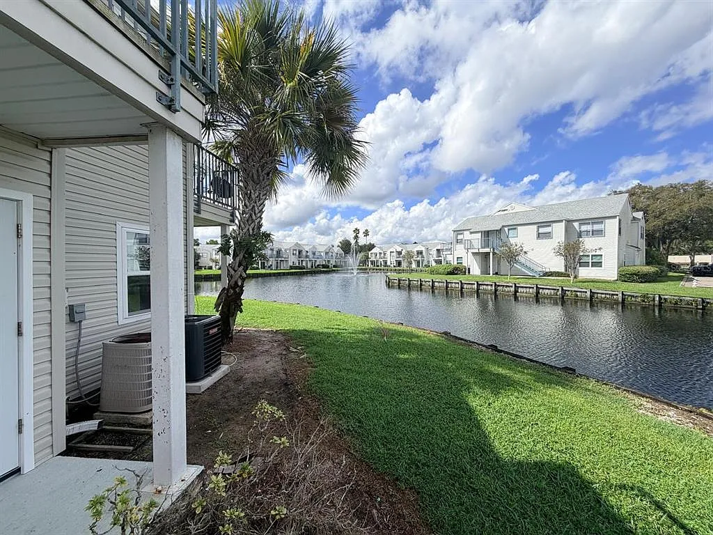 2 bed, 2.0 bath, 930 sqft, $1,500 — Photo 3