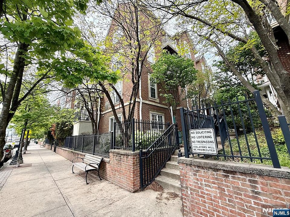 1st image of 200 Dey St Unit 257