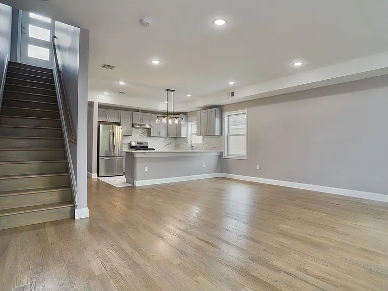 362 Virginia Ave #2 — Photo 5