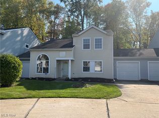 7179 Lexington Ct, Northfield, OH