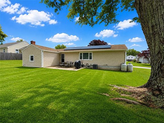 4th image of 82 Kearns Ave