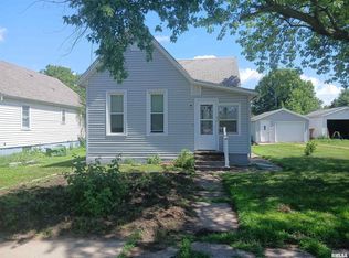 392 21st Pl, Clinton, IA 52732