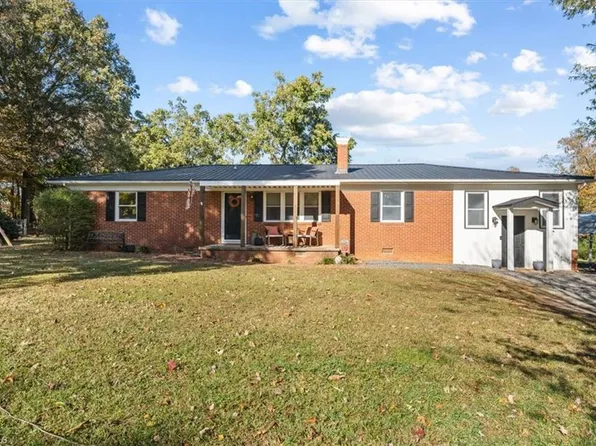 612 Reeder Rd, Seagrove, NC 27341