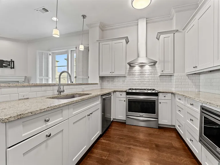 8201 Village Plaza Ct — Photo 10