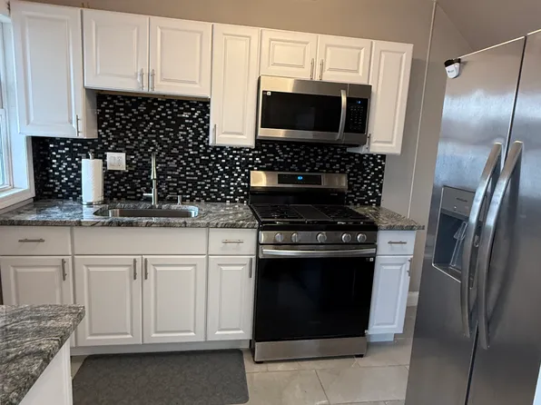 6440 Schaefer Rd, Dearborn, MI 48126